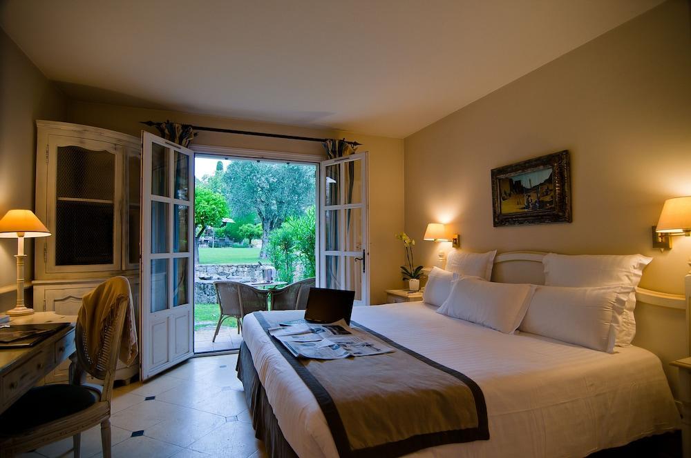 La Bastide De Mougins, A Tribute Portfolio
