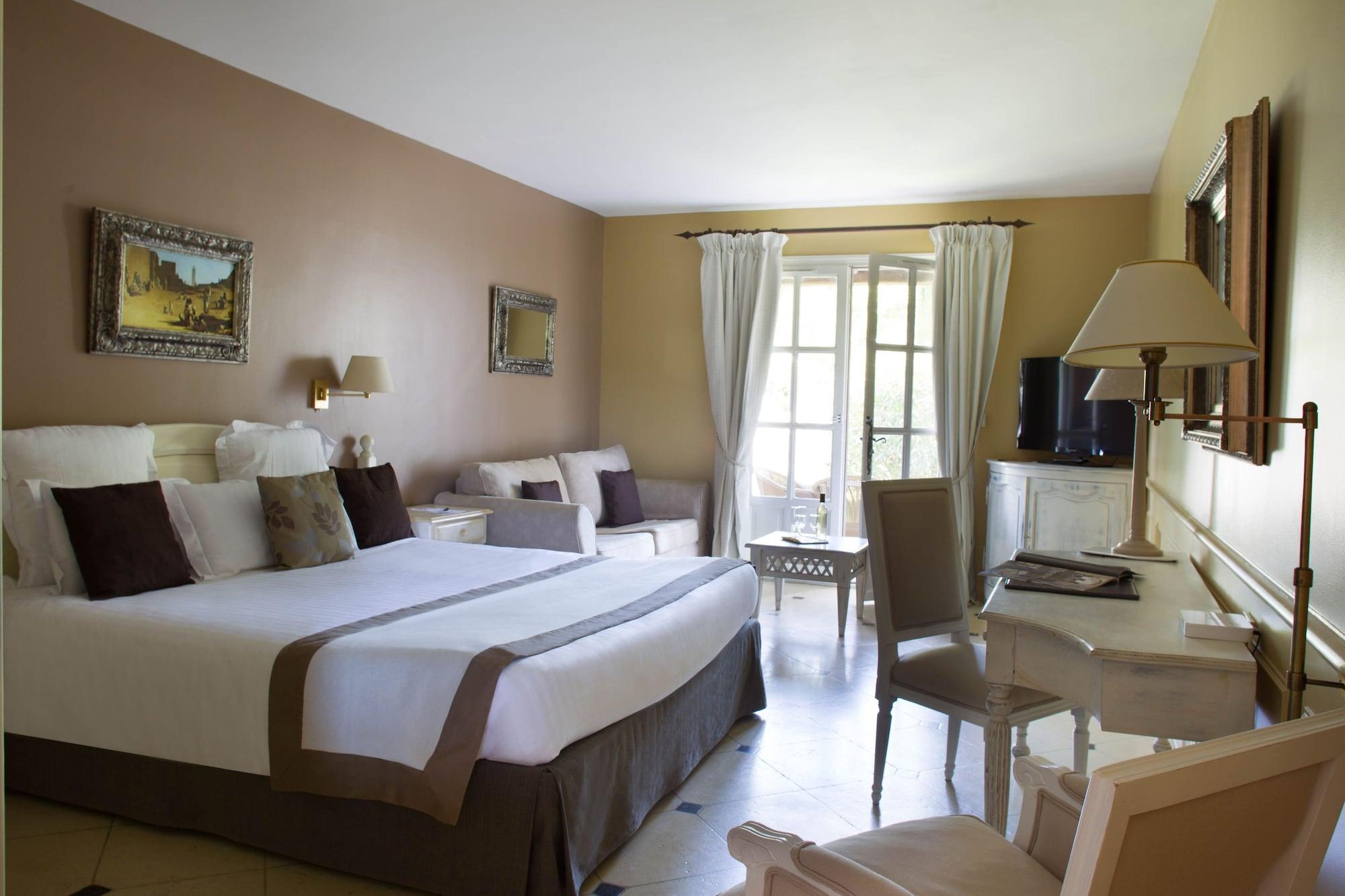 De Mougins